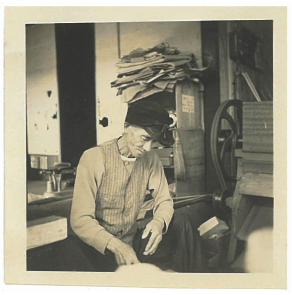 1919年创业，首任社长富泽正夫/开设町田总店